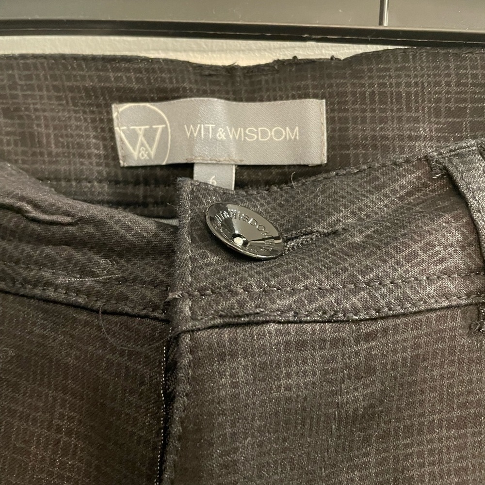 Black on black twill skinny jeans